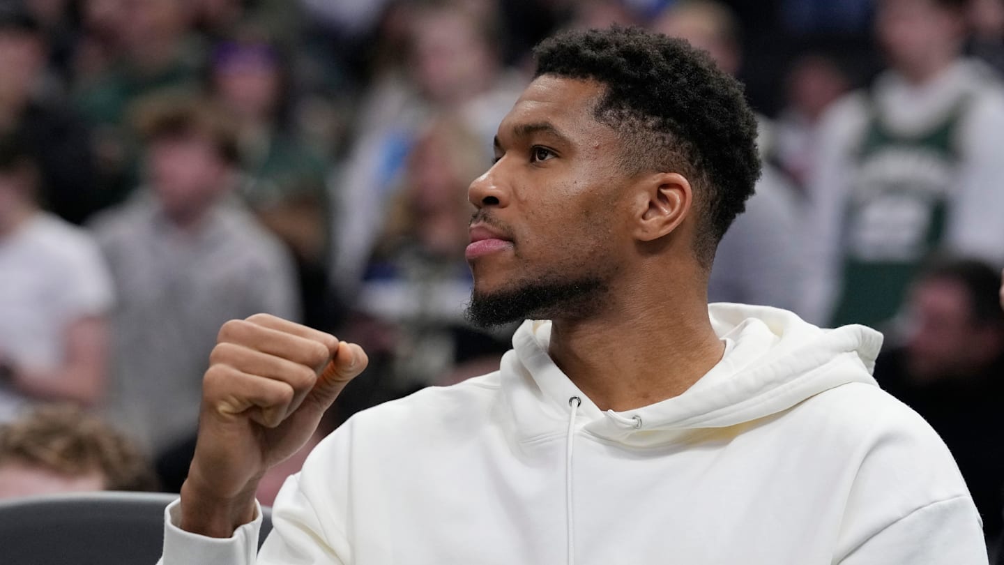 Detroit Pistons v Milwaukee Bucks