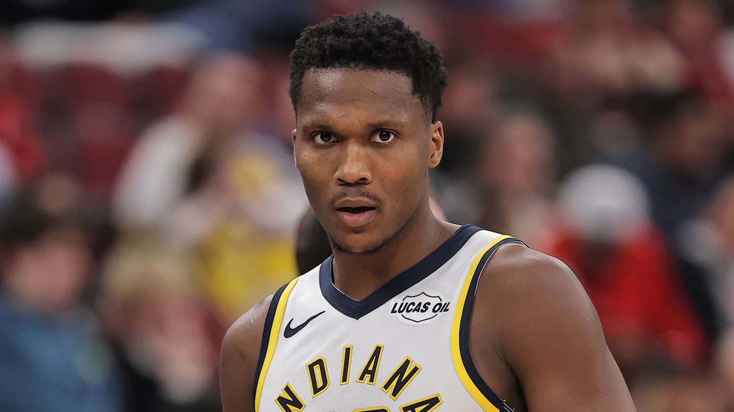 Indiana Pacers wing Bennedict Mathurin (00) during a game against the Chicago Bulls.