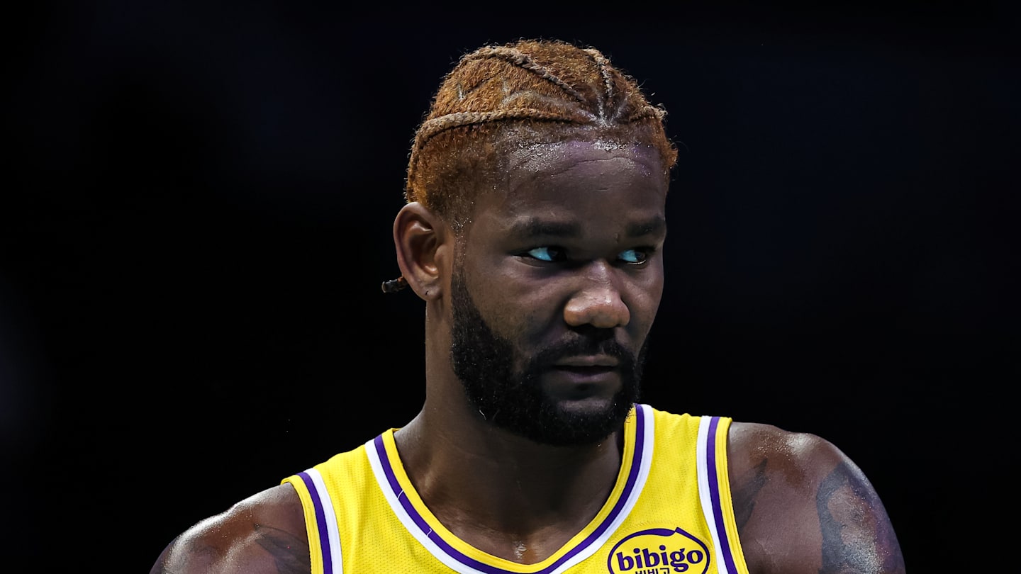 Los Angeles Lakers v Charlotte Hornets