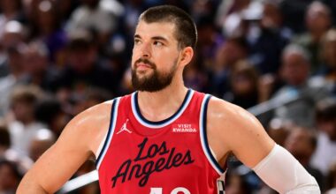Los Angeles Clippers center Ivica Zubac (40) during a game against the Phoenix Suns.