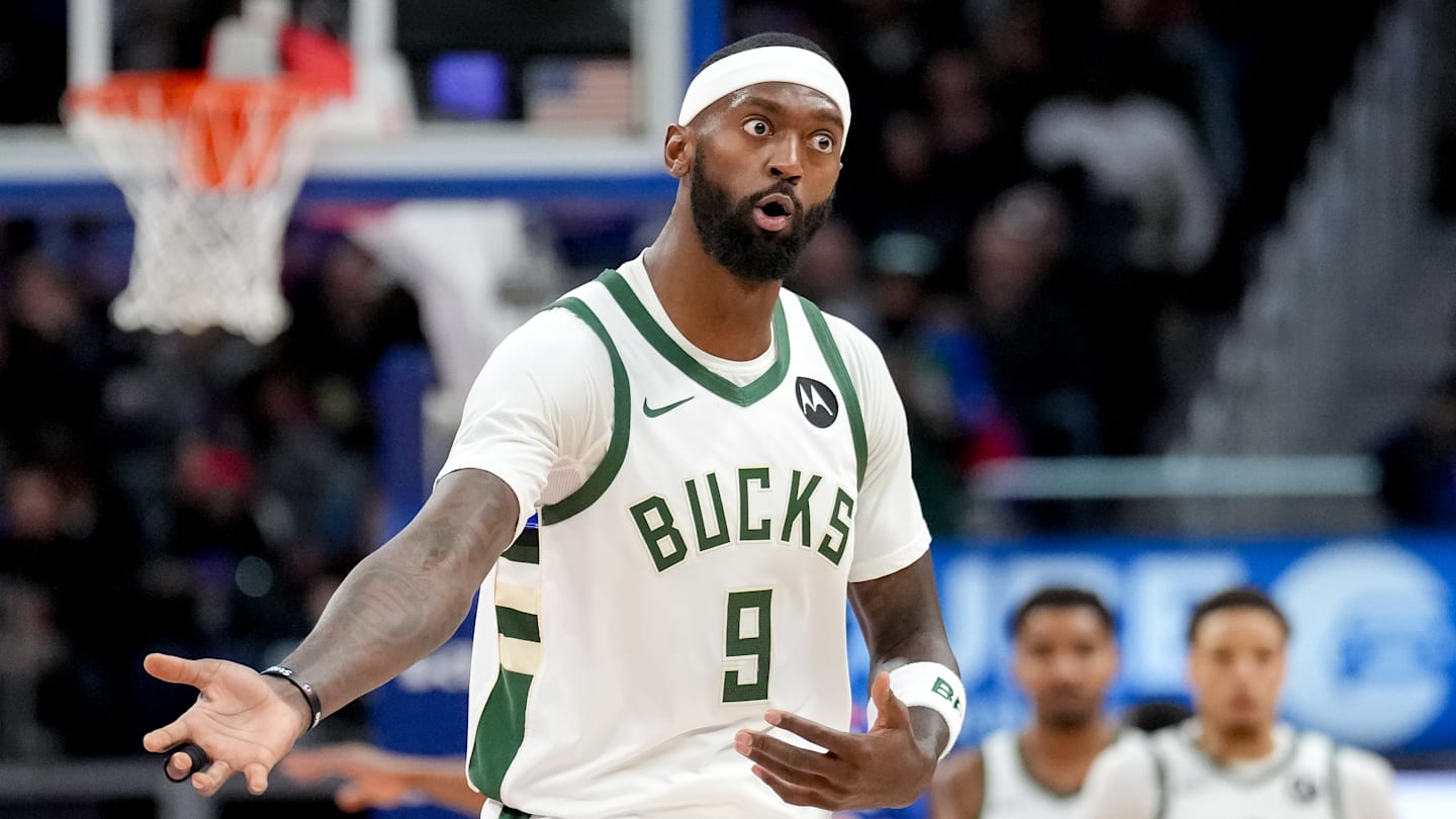 Milwaukee Bucks v Detroit Pistons