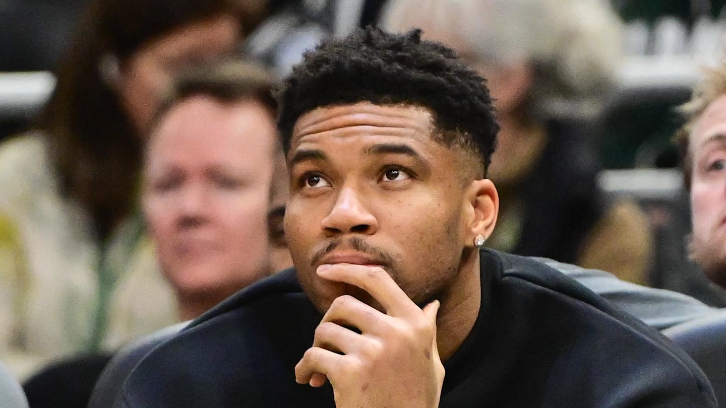 Insider drops hint on when Milwaukee Bucks will trade Giannis Antetokounmpo