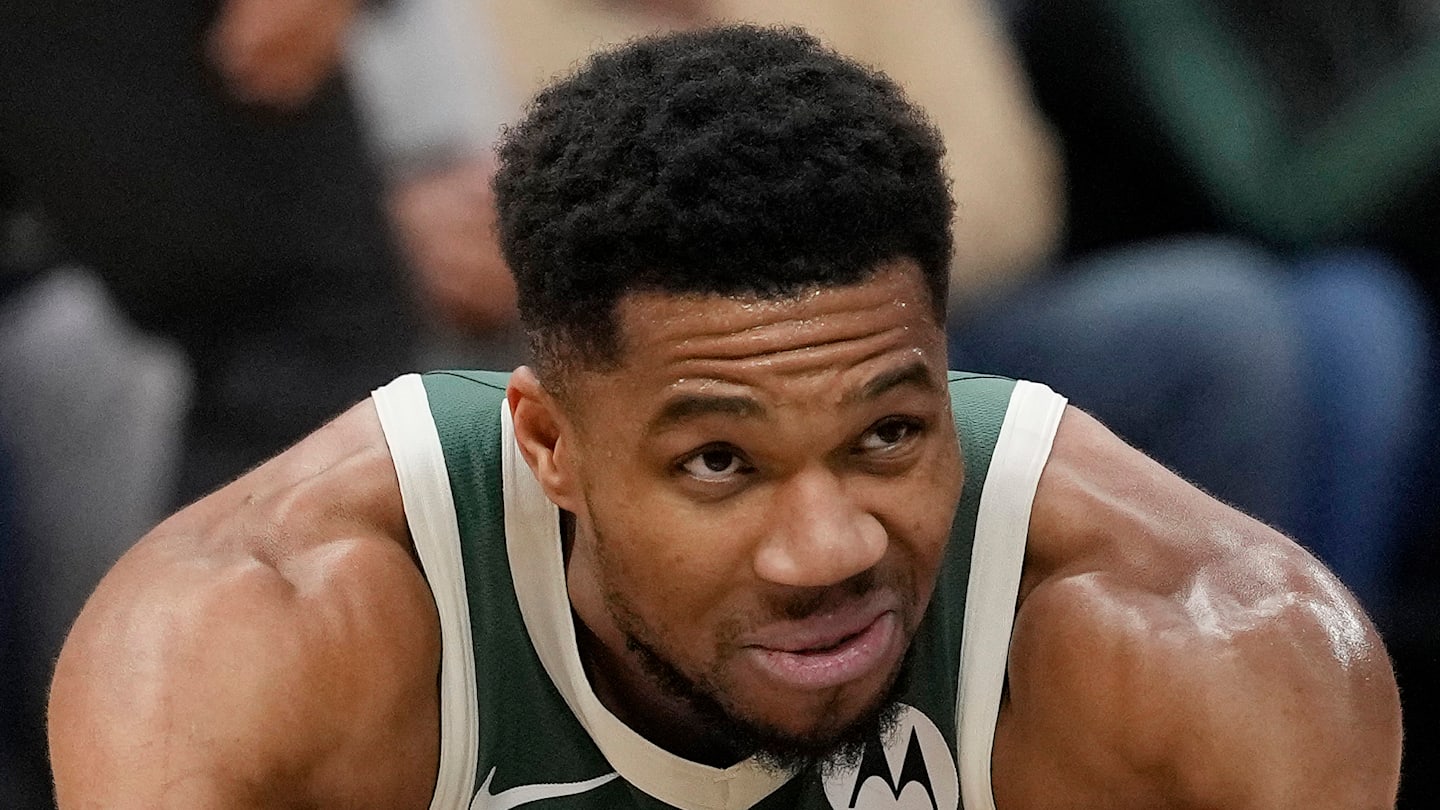 Detroit Pistons v Milwaukee Bucks