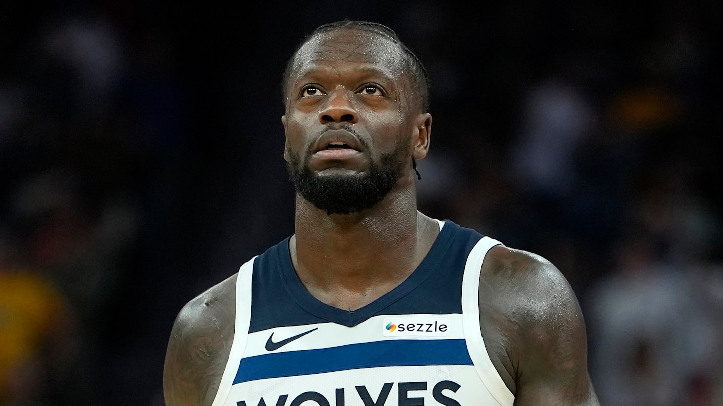 Minnesota Timberwolves v Golden State Warriors