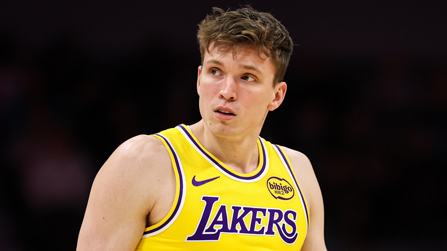 Los Angeles Lakers v Charlotte Hornets