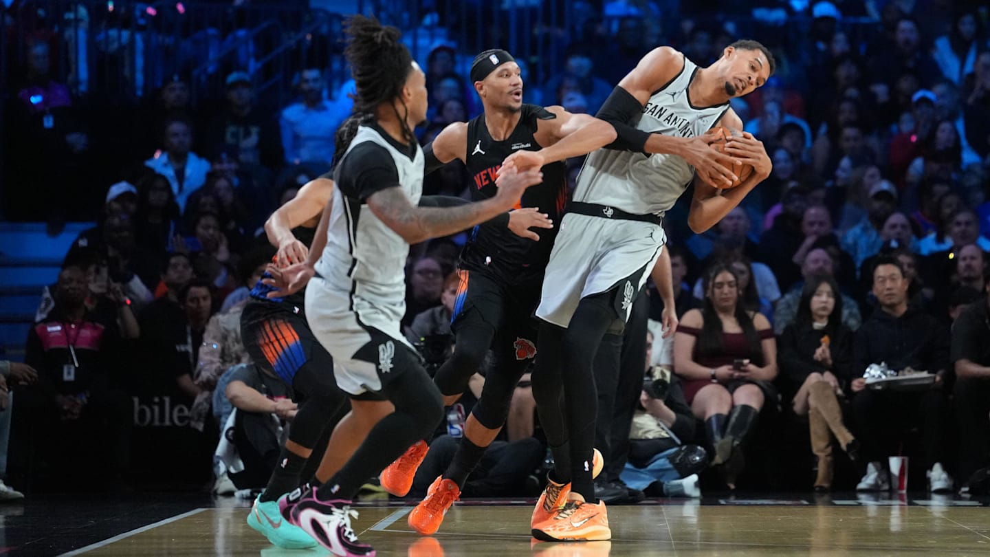 Knicks Bully Spurs in Fourth Quarter to Win NBA Cup