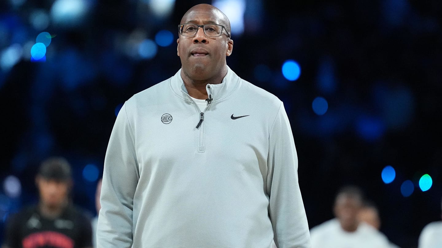 Dec 16, 2025; Las Vegas, Nevada, USA; New York Knicks head coach Mike Brown during the Emirates NBA Cup Final at T-Mobile Arena. Mandatory Credit: Kirby Lee-Imagn Images