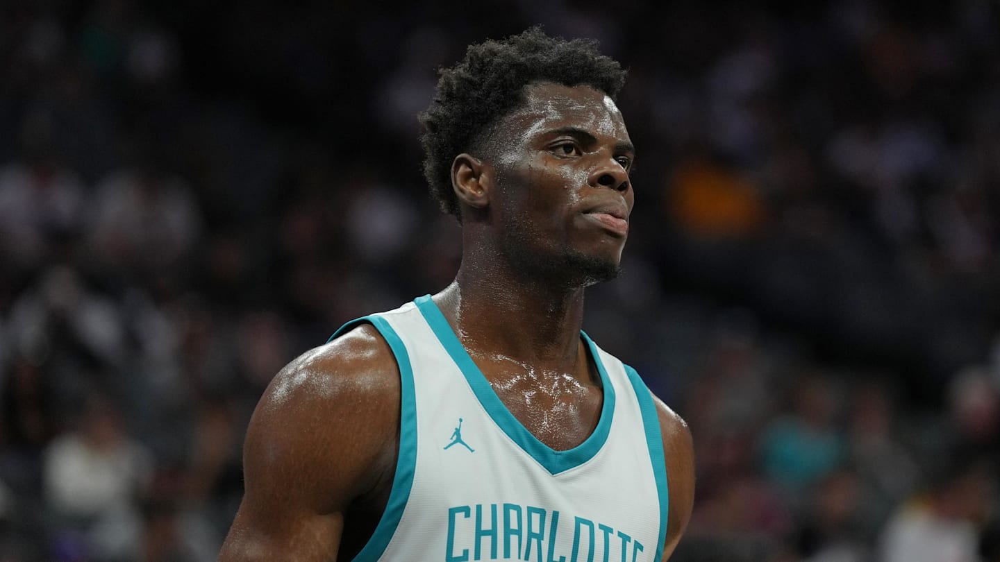 Knicks Center Returns to College Basketball