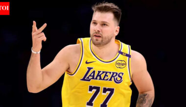 Is Luka Doncic playing tonight vs the New Orleans Pelicans? Latest update on the Los Angeles Lakers star's injury report (November 30, 2025) | NBA News