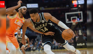 Is Giannis Antetokounmpo playing tonight vs the Washington Wizards? Latest update on the Milwaukee Bucks star's injury report (December 1, 2025) | NBA News