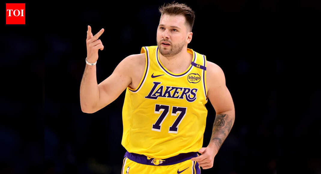 Luka Doncic delivers another dominant night as red-hot Los Angeles Lakers star against New Orleans Pelicans | NBA News