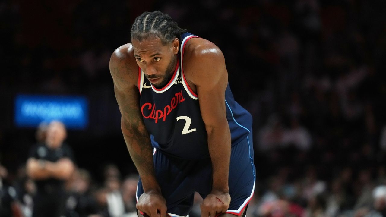 The Clippers have a slew of future Hall of Famers. And at 5-16, they have a slew of problems