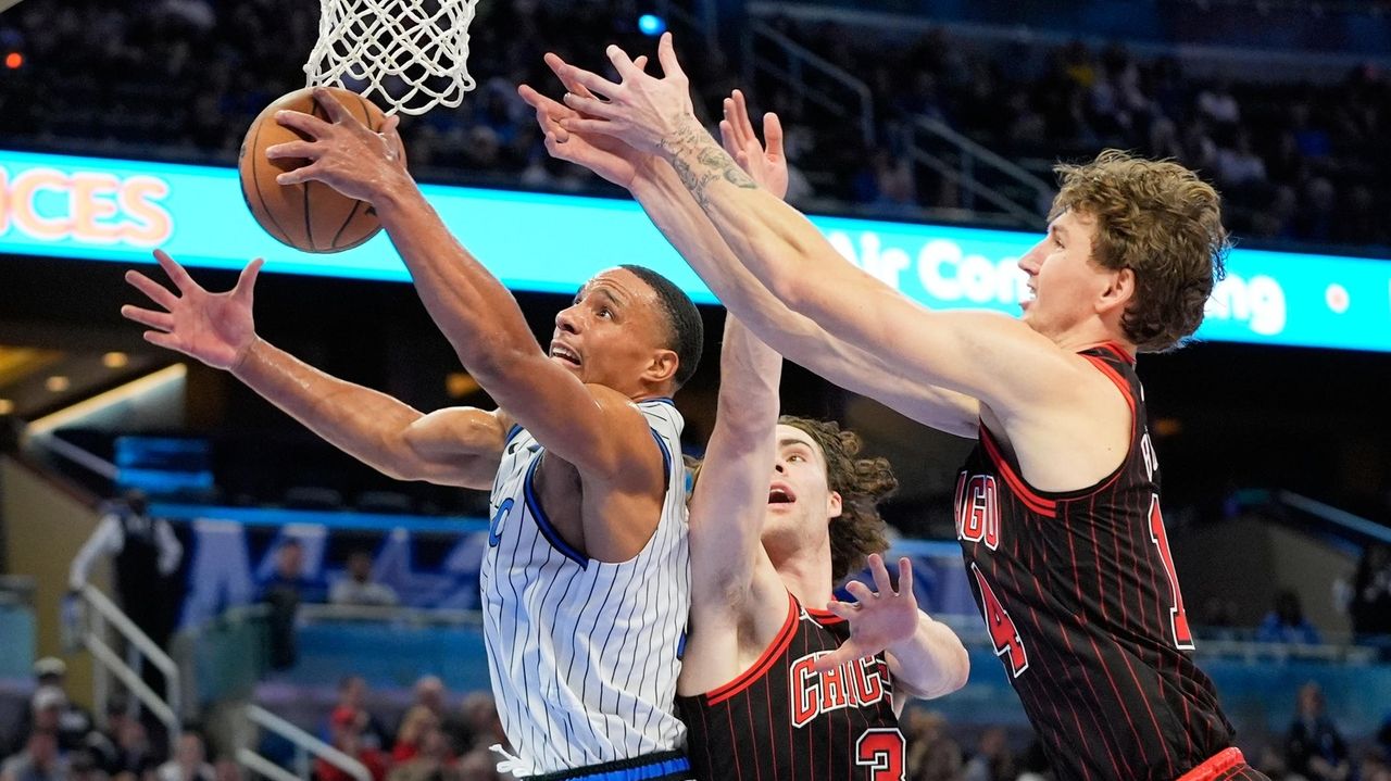 Bane's big 4th quarter helps the Magic beat the struggling Bulls 125-120