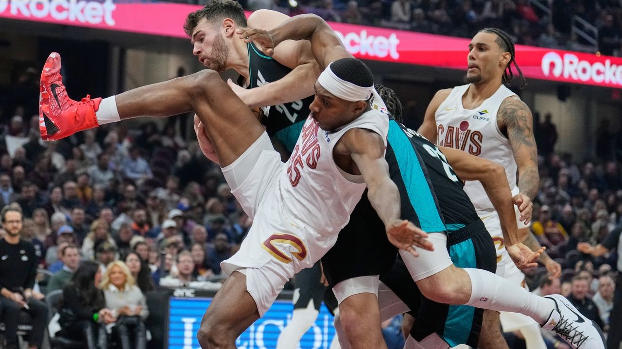 Deni Avdija scores 27 points to help the Trail Blazers beat the Cavaliers 122-110