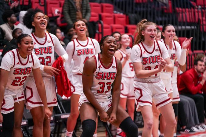 SIUE Women's Basketball Dominates Calumet College