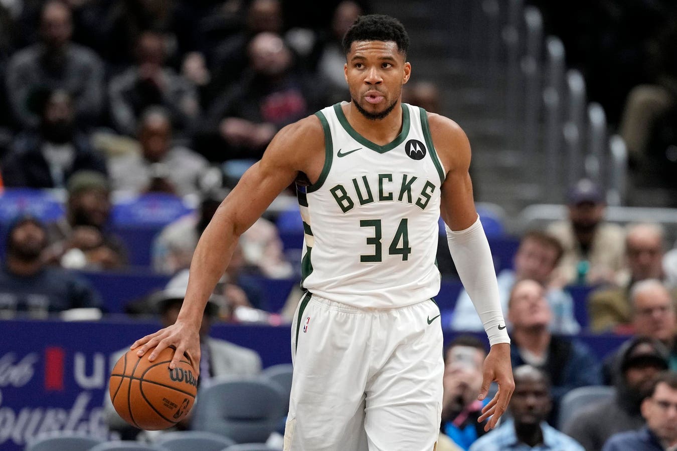 8 Trade Landing Spots For Milwaukee Bucks’ Giannis Antetokounmpo