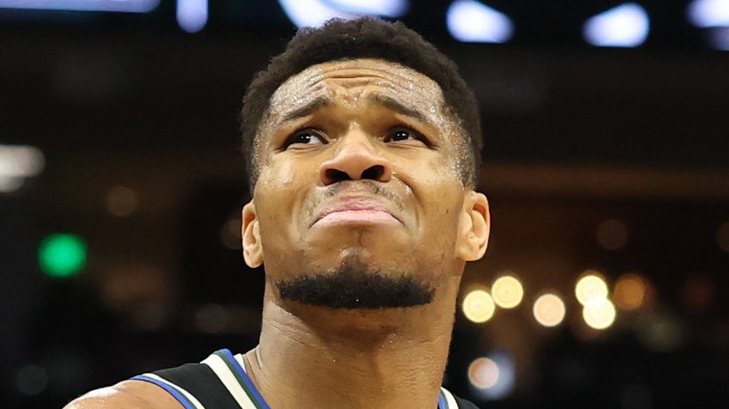 Giannis’ Startling Admission Emerges From Bucks Trade Window