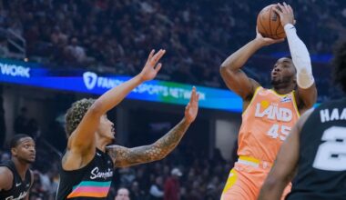Donovan Mitchell scores 28 points, Cavaliers beat Spurs 130-117