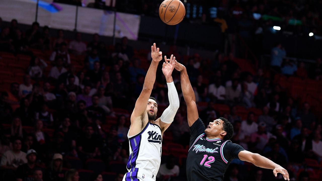 Zach LaVine scores 42, Kings top Heat 127-111 to snap four-game slide