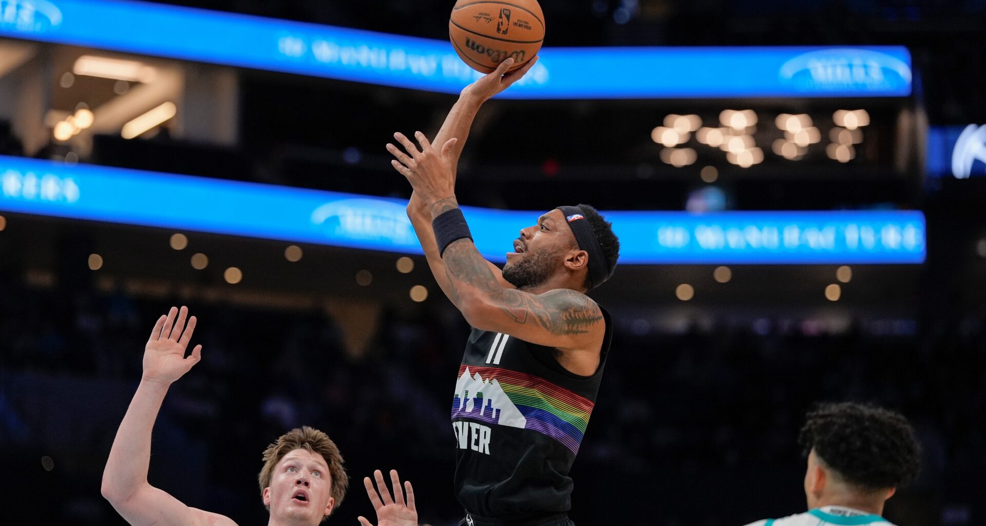 Murray drops 34 as Nuggets top Hornets 115-106 for third straight win, franchise record 10th on road