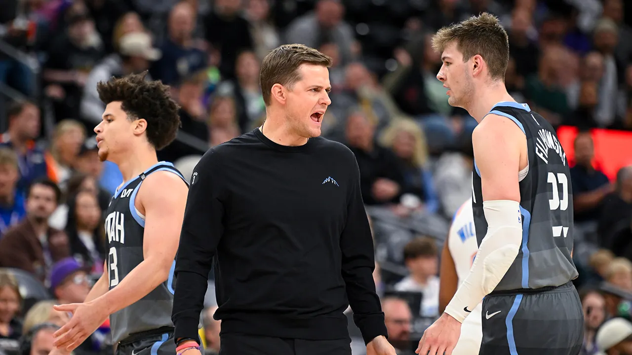 Jazz coach lays into team during expletive-laden timeout rant