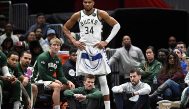 Giannis Antetokounmpo meets with Bucks teammates over trade rumors