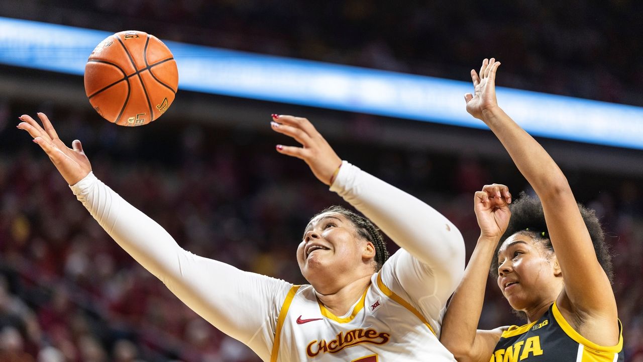 Audi Crooks scores 30 points, No. 10 Iowa State holds off No. 11 Iowa for 74-69 victory