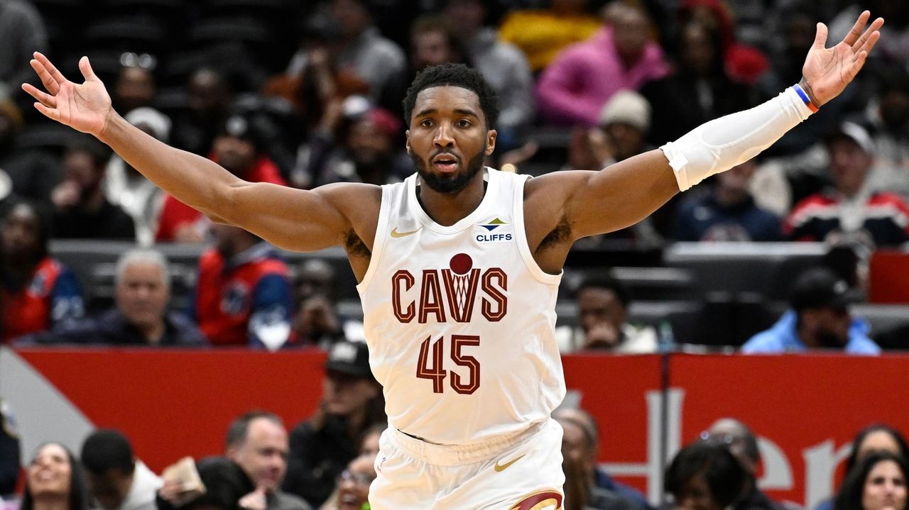 With 24 points, Donovan Mitchell produces the highest-scoring 4th quarter of the NBA season so far