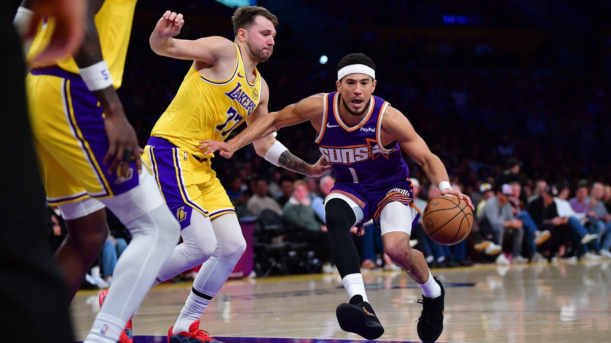 Suns' Devin Booker trending toward return at home against the Lakers