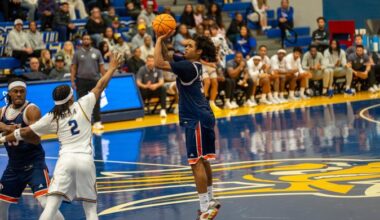 Men's Basketball Earns Road Victory at Cal State Bakersfield