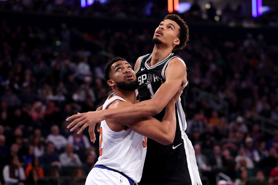 San Antonio Spurs v New York Knicks