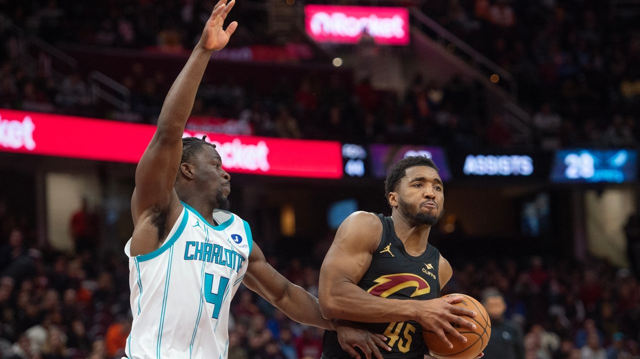 Donovan Mitchell on Cavs being booed at home after loss to Hornets: `I would boo us, too.'