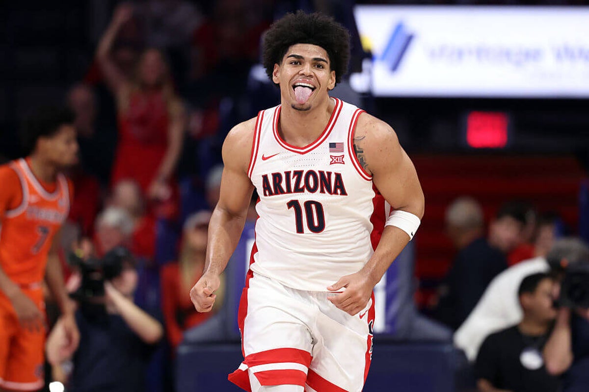 AP men’s basketball Top 25: Arizona becomes season’s third No. 1; Kentucky falls out of poll