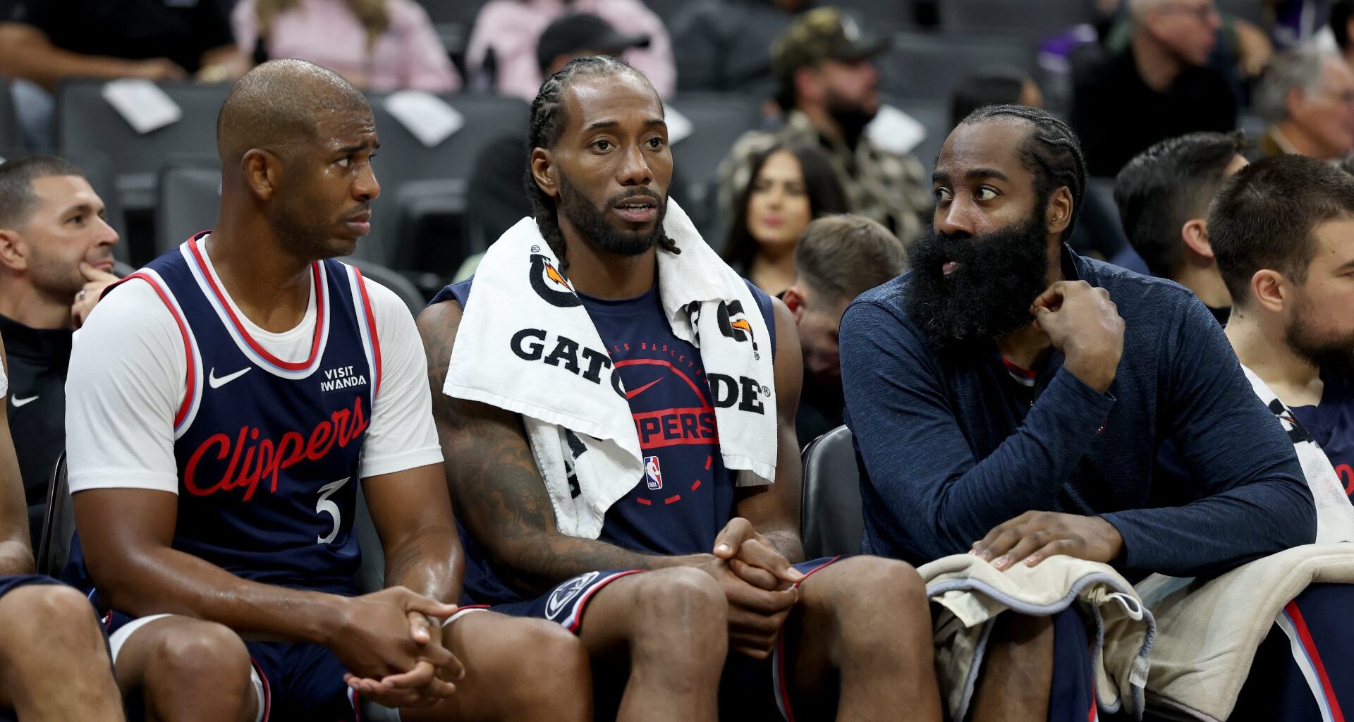 Kawhi Leonard Reacts to Clippers Cutting Ties With Chris Paul