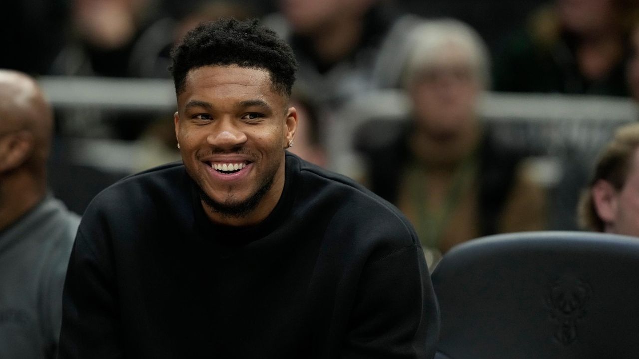 Bucks' Antetokounmpo says his focus is on his health rather than rumors about his future