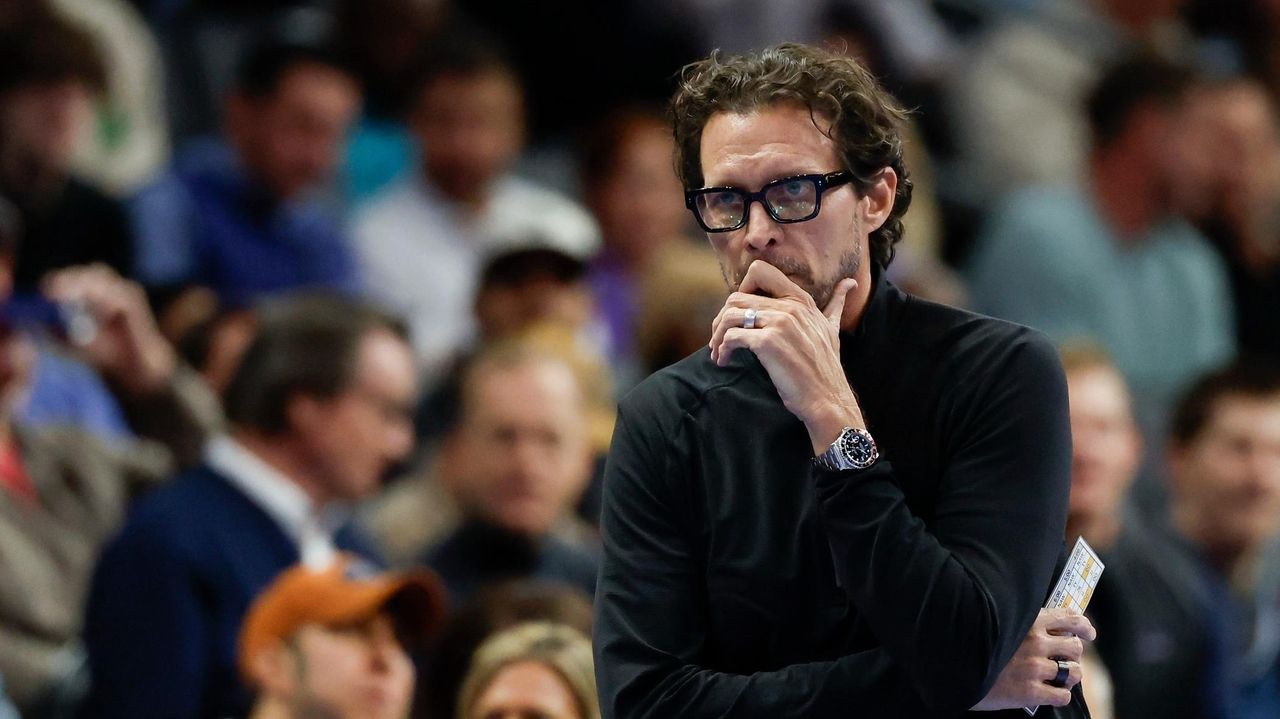 Victor Wembanyama leads Spurs to a 126-98 win against Hawks with 26-point performance