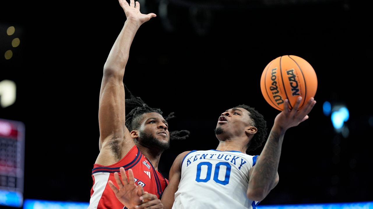 Kentucky rallies in second half to beat St. John's 78-66 in first meeting against Pitino since 2016