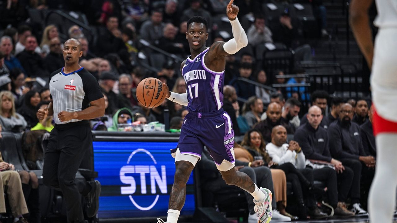 Schroeder hits late 3 in OT as Kings stun Rockets 125-124