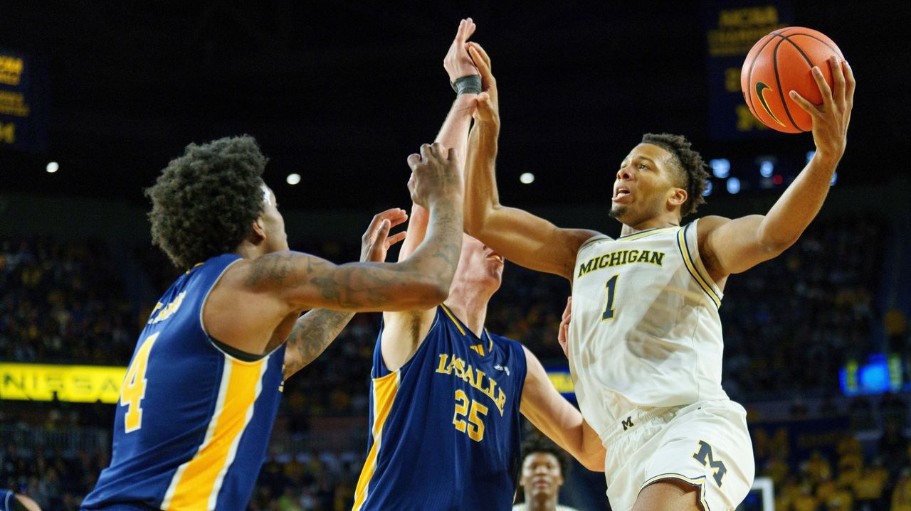 Conference seasons kick into gear following light AP Top 25 holiday week