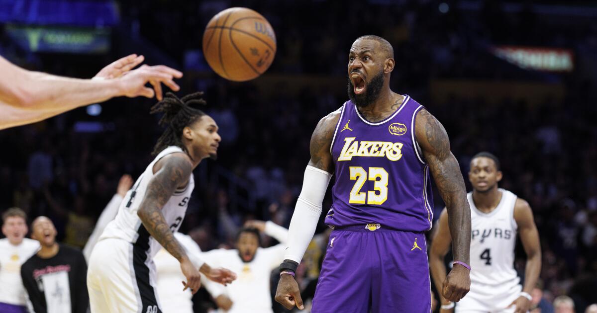 LeBron James starting to look like his old self for Lakers