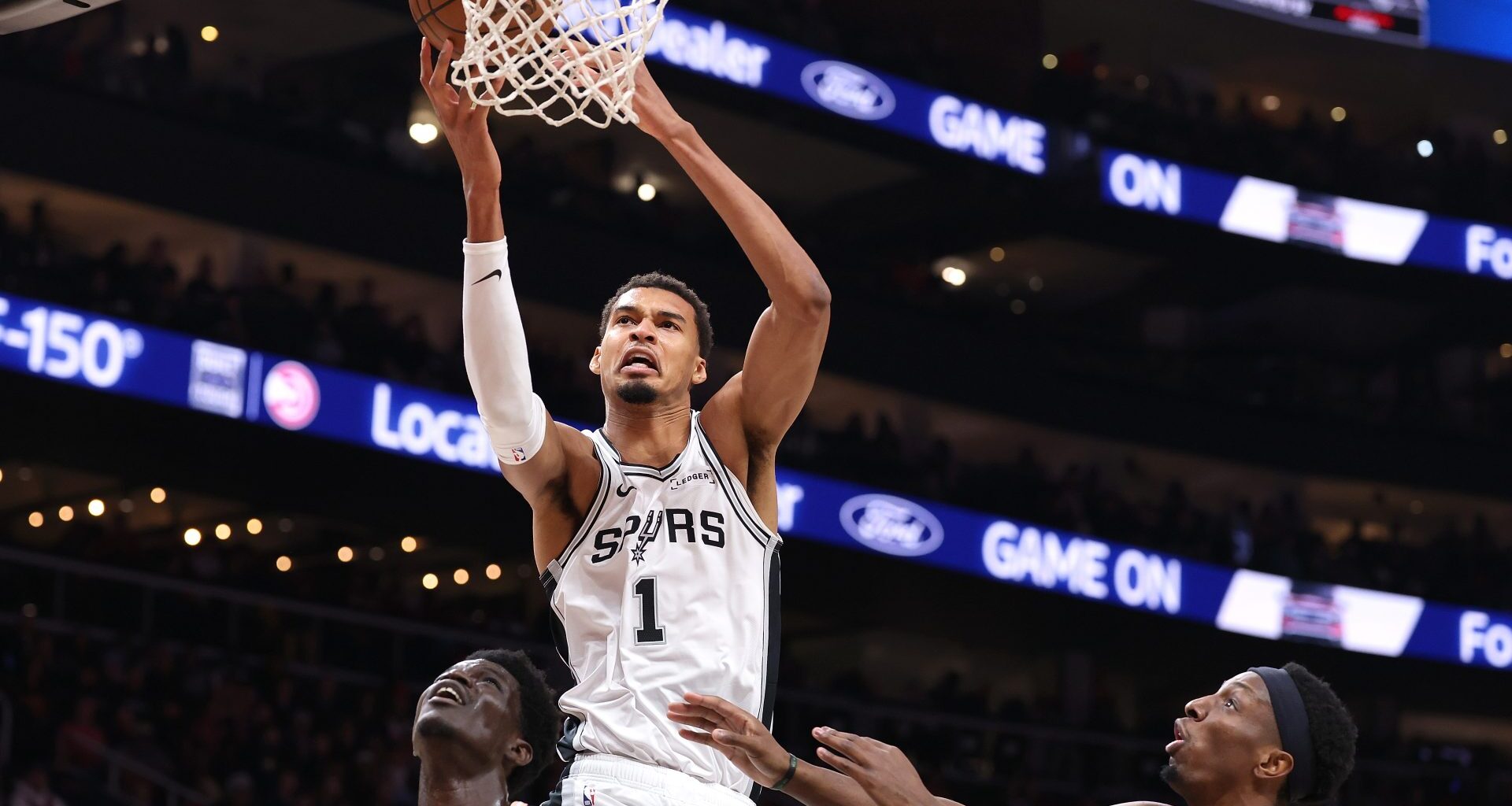 Hall of Famer Says Spurs Star Can Have Notable Christmas Game