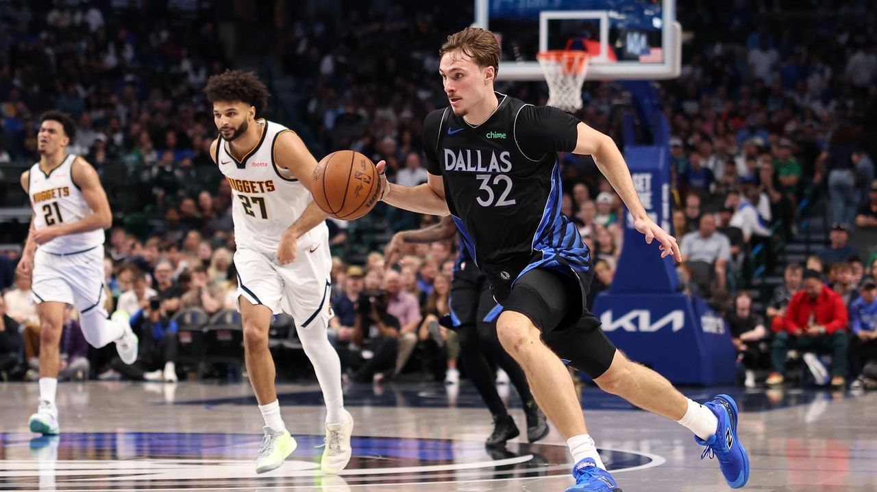 Flagg scores 33 points, Davis adds 31 as Mavericks beat Nuggets 131-130