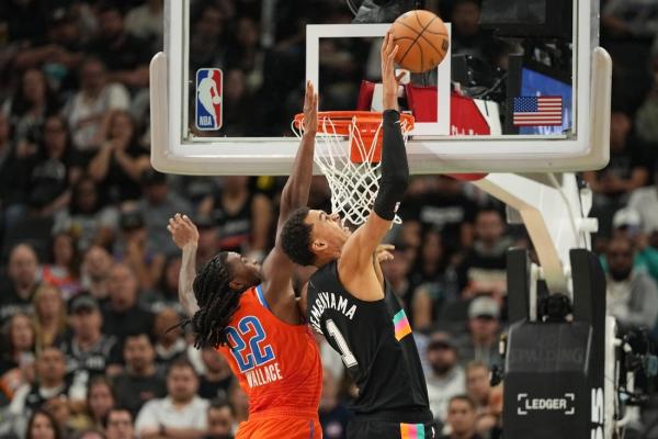 Spurs seek home-and-home sweep of Thunder on Christmas Day