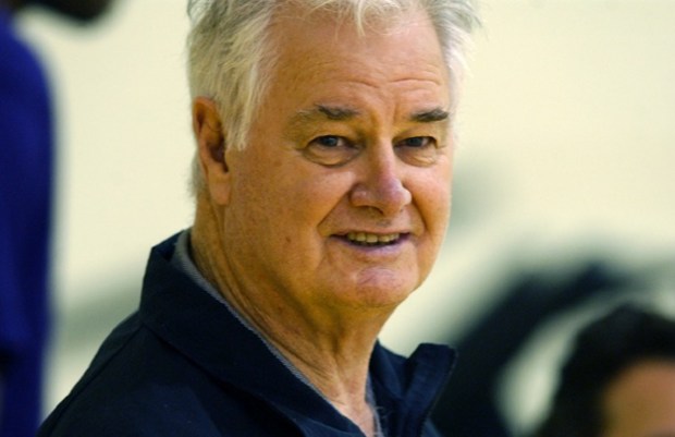 ORG XMIT: LAKERS_BRAINS_21F.jpg (Sports, El Segundo, 05-19-04) Mug of Lakers Assistant Coach Tex Winter at HealthSouth Training Center in El Segundo, Calif., May 19, 2004. For a profile on the Lakers' assistant coaches. (The Press-Enterprise/Silvia Flores)