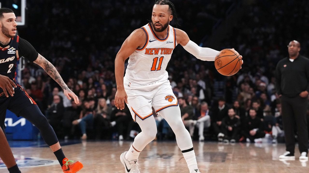 Knicks beat Cavaliers on Christmas Day after huge comeback