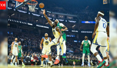 NBA injury update: Dallas Mavericks' Anthony Davis set to miss a few games after leaving Christmas Day matchup against Golden State Warriors midway | NBA News