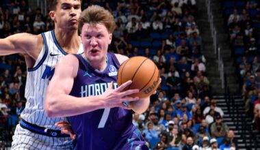 Hornets' Knueppel limps off with ankle injury; X-rays negative