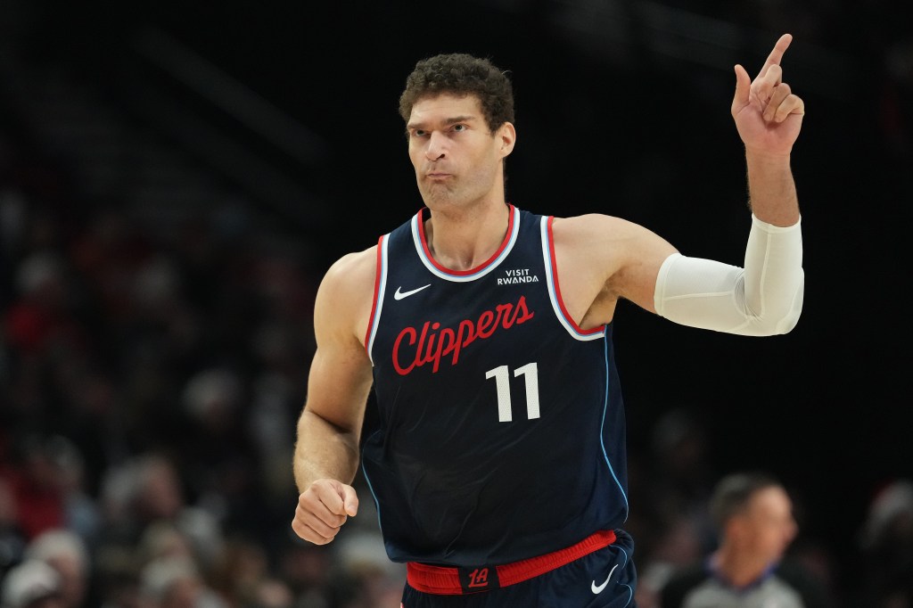 Clippers dominate 2nd half to beat Blazers for 3rd straight win – Daily News
