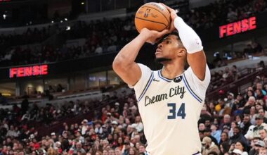 Antetokounmpo scores 29 points in his return as Bucks snap Bulls' 5-game winning streak