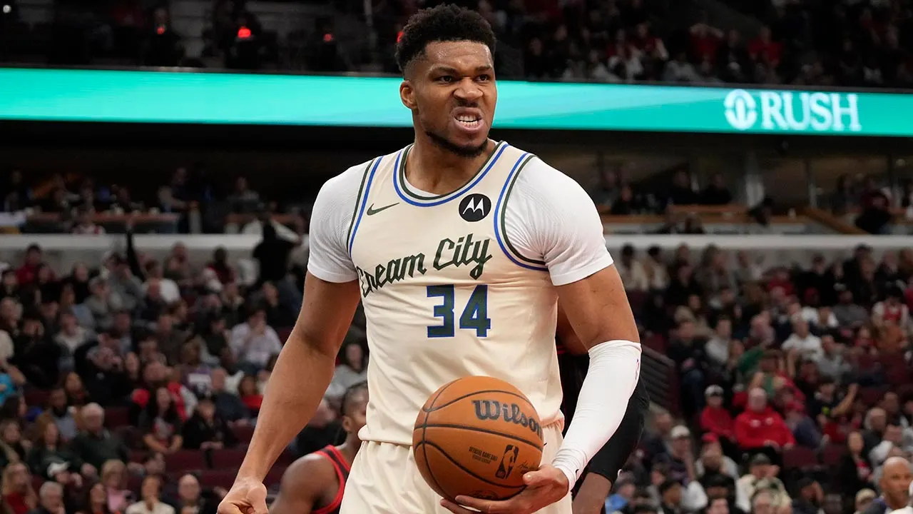 Giannis Anteotokounmpo nearly stars melee after dunk